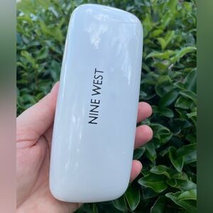 Nine West Glasses Case‎